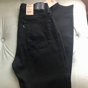 Levi’s black skinny jeans